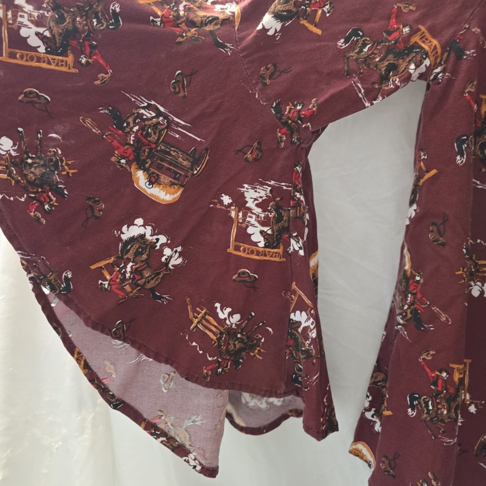 Panhandle Women's All-Over Cowboy Stagecoach Design Ruffle Bell Sleeves Size S - Picture 3 of 12
